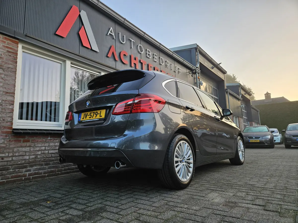 220i Centennial High Executive Trekhaak! Automaat! Leer! Camera! 192PK! NAP! Mooie/Nette Auto!
