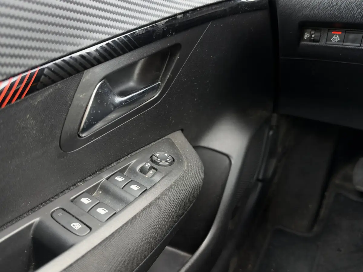 1.2 PureTech Active Pack | Carplay | Navigatie | Cruise | DAB | LED | Sensoren | Lichtmetaal