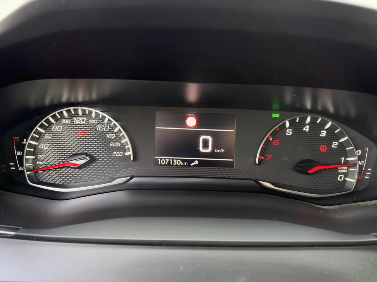 1.2 PureTech Active Pack | Carplay | Navigatie | Cruise | DAB | LED | Sensoren | Lichtmetaal