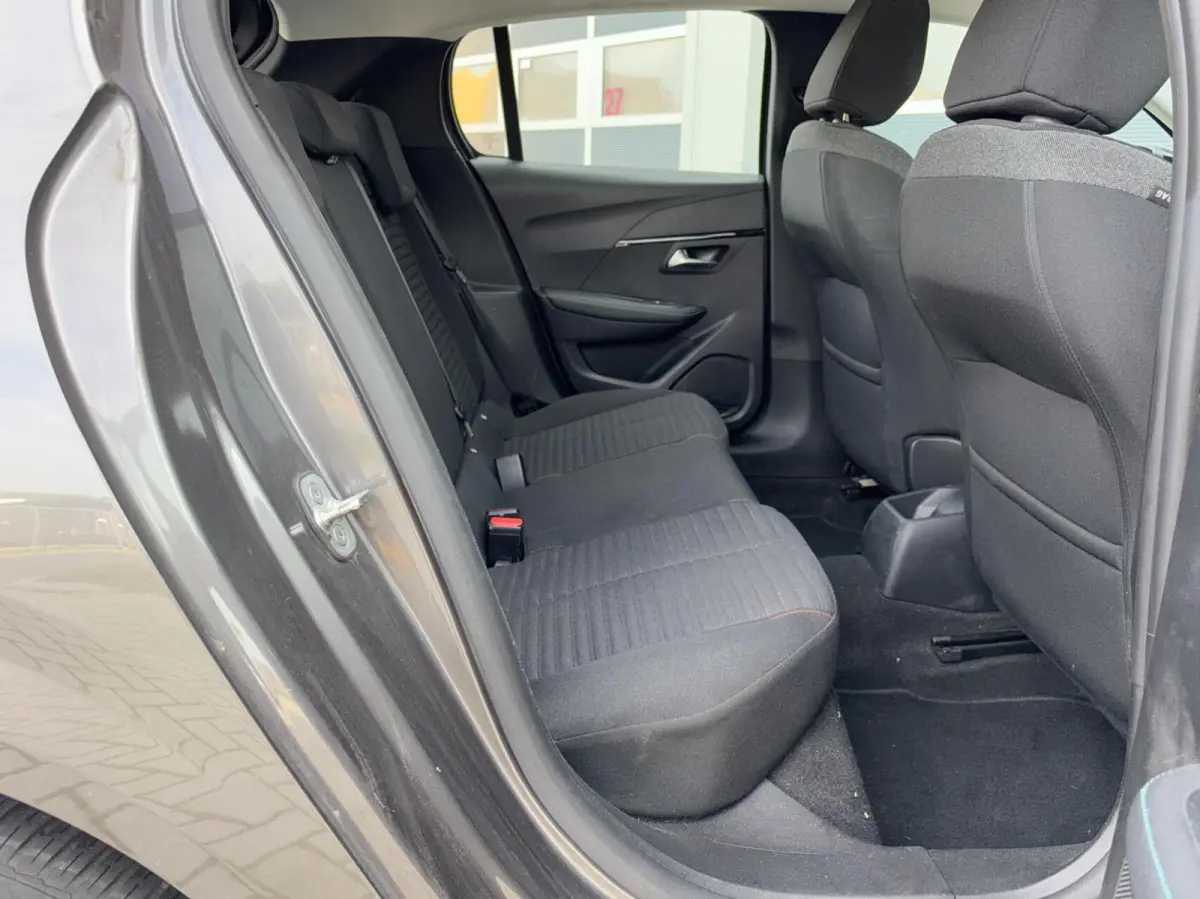1.2 PureTech Active Pack | Carplay | Navigatie | Cruise | DAB | LED | Sensoren | Lichtmetaal