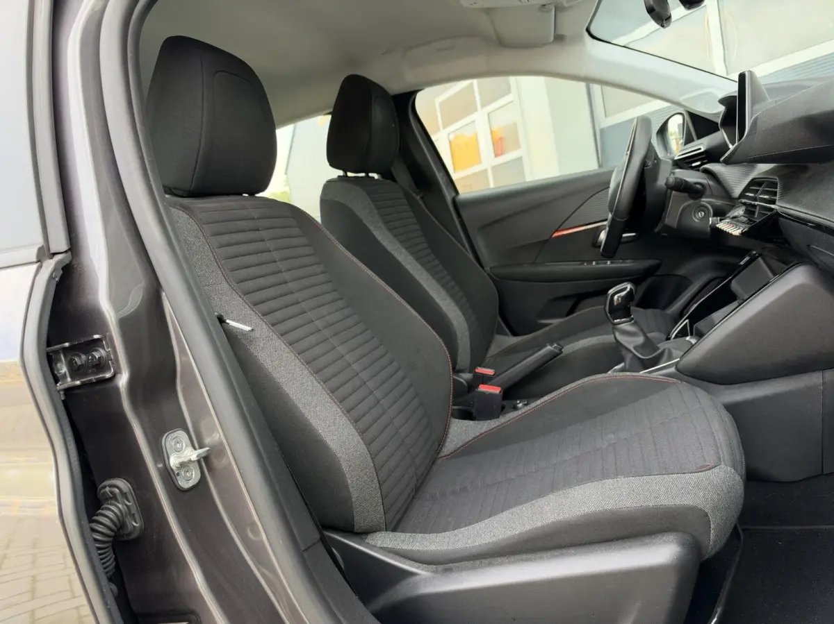 1.2 PureTech Active Pack | Carplay | Navigatie | Cruise | DAB | LED | Sensoren | Lichtmetaal