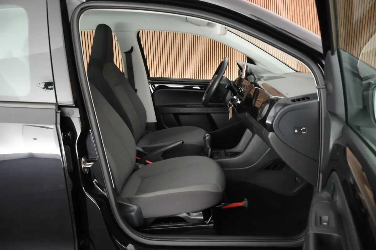 Up! 1.0 60pk Move up! BlueMotion Airco Navigatie