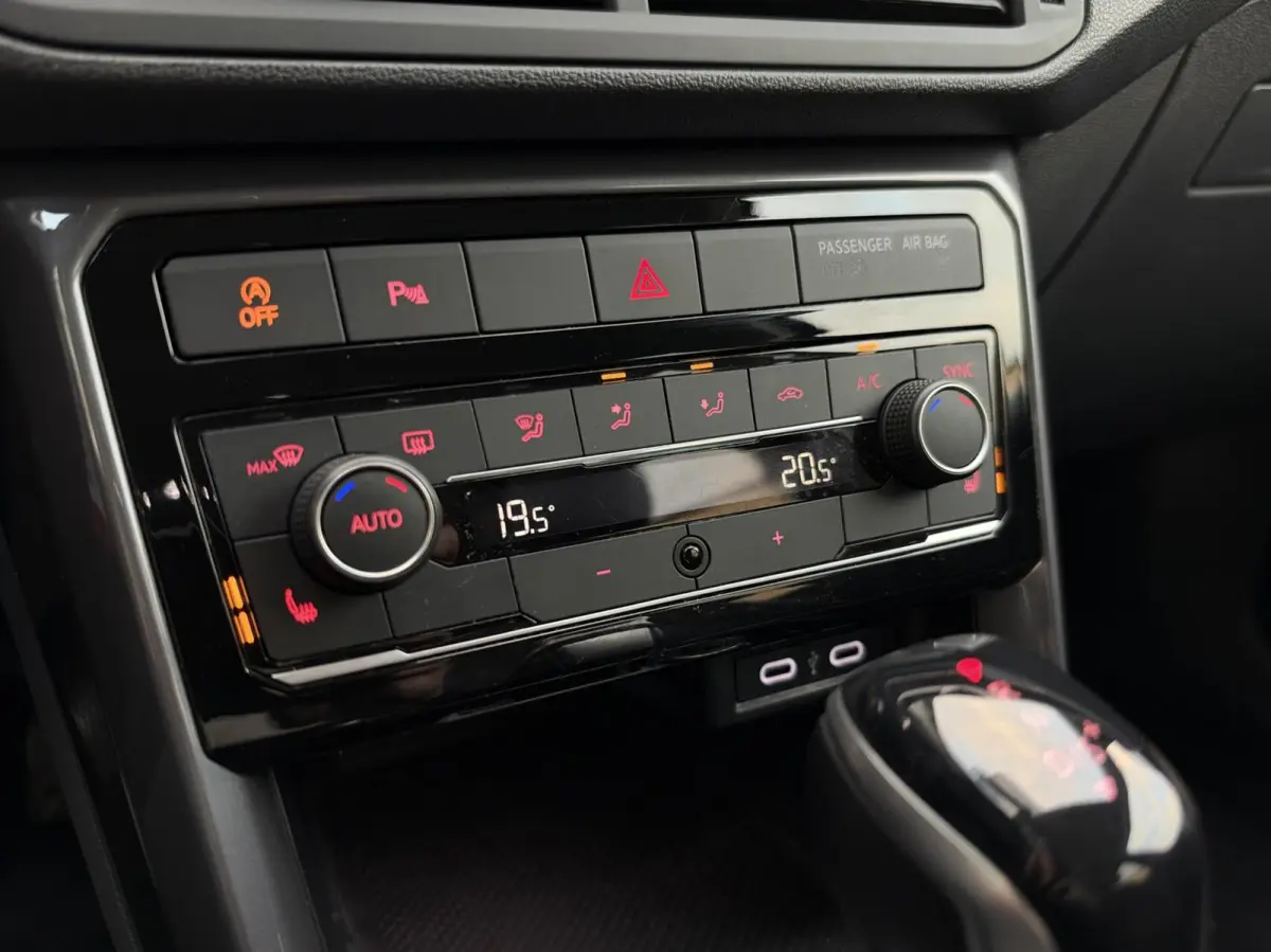 1.5 TSI Style | Carplay | Full led | Navigatie | DAB | Climate | Stoelverwarming | Sensoren | IQ drive