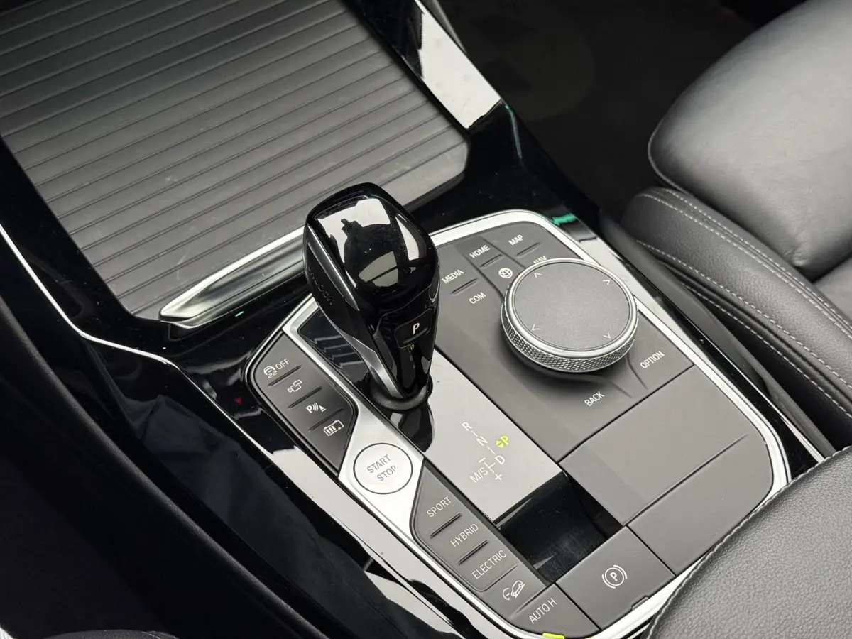 xDrive30e High Executive