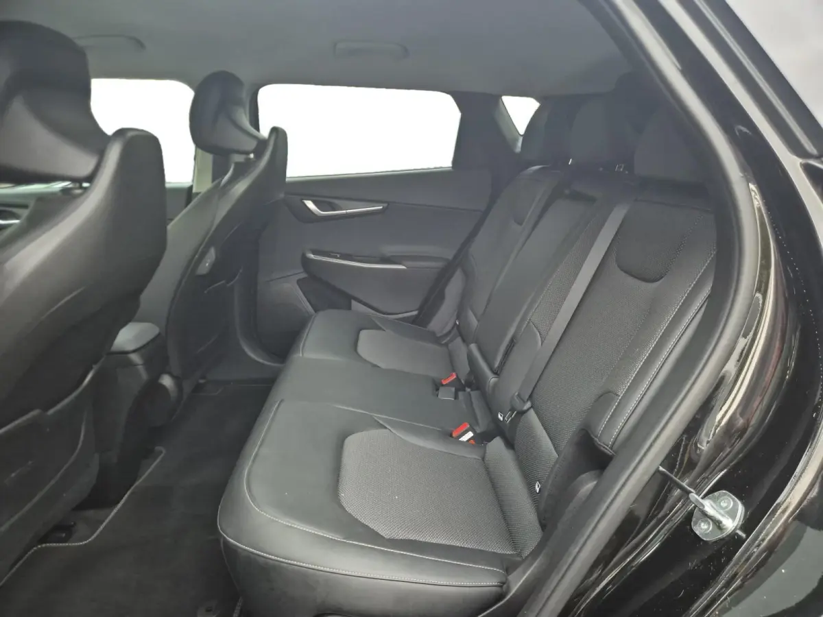 Light Edition 58 kWh | Airco | Navi | Camera | Cruise Control | Stoelverwarming | Stuurverwarming | SOH 100% |