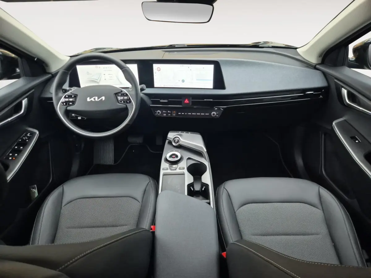 Light Edition 58 kWh | Airco | Navi | Camera | Cruise Control | Stoelverwarming | Stuurverwarming | SOH 100% |