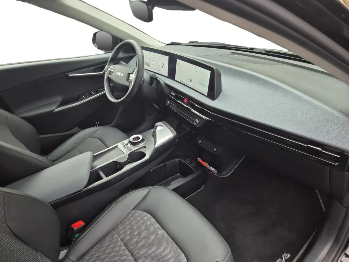 Light Edition 58 kWh | Airco | Navi | Camera | Cruise Control | Stoelverwarming | Stuurverwarming | SOH 100% |