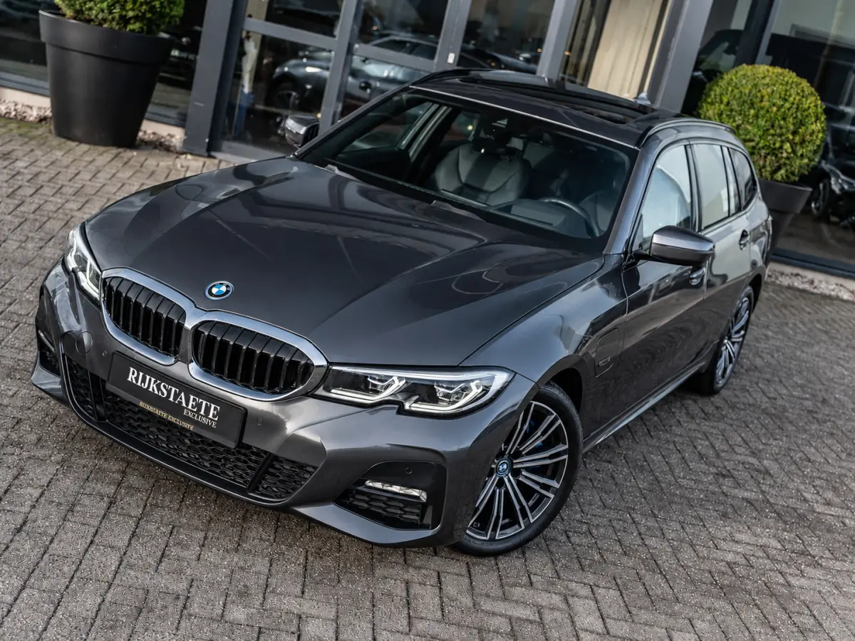 320e High Executive|PANO|M-PAKKET|18''