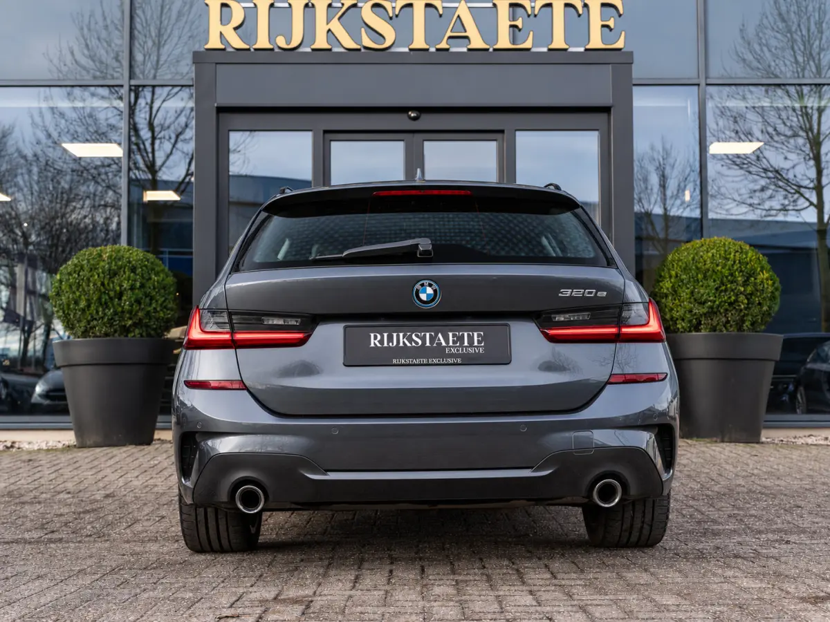320e High Executive|PANO|M-PAKKET|18''