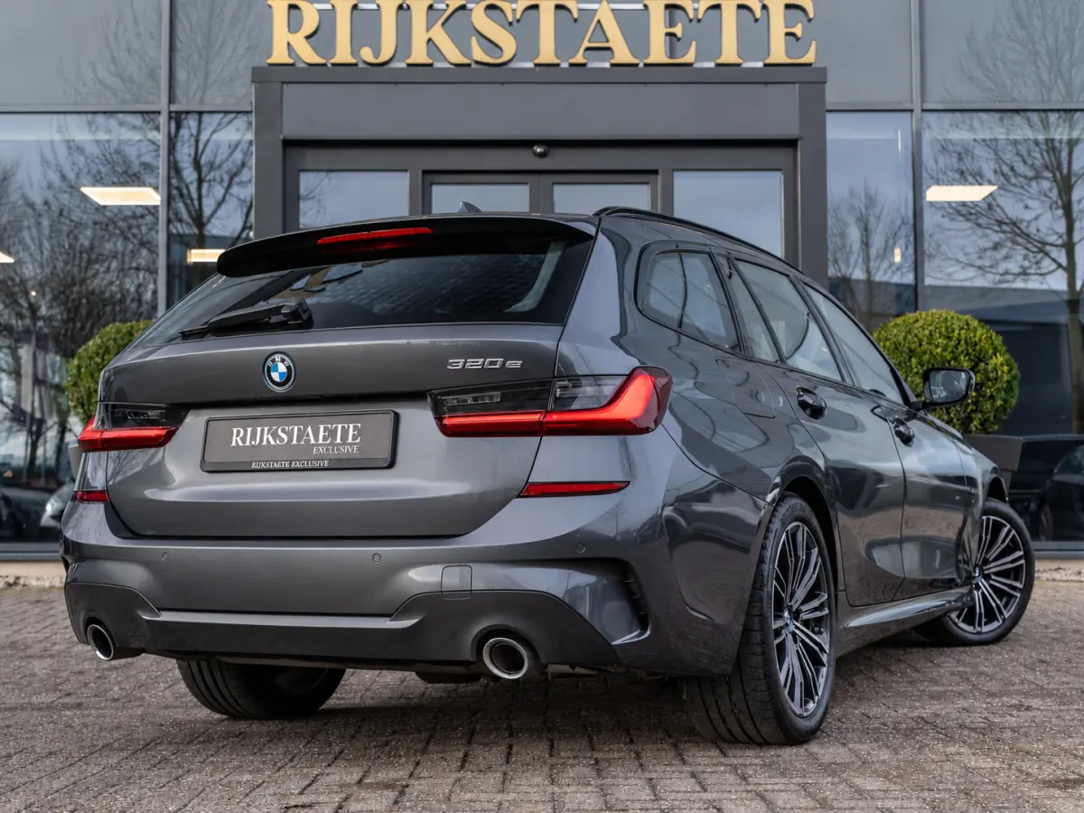 320e High Executive|PANO|M-PAKKET|18''