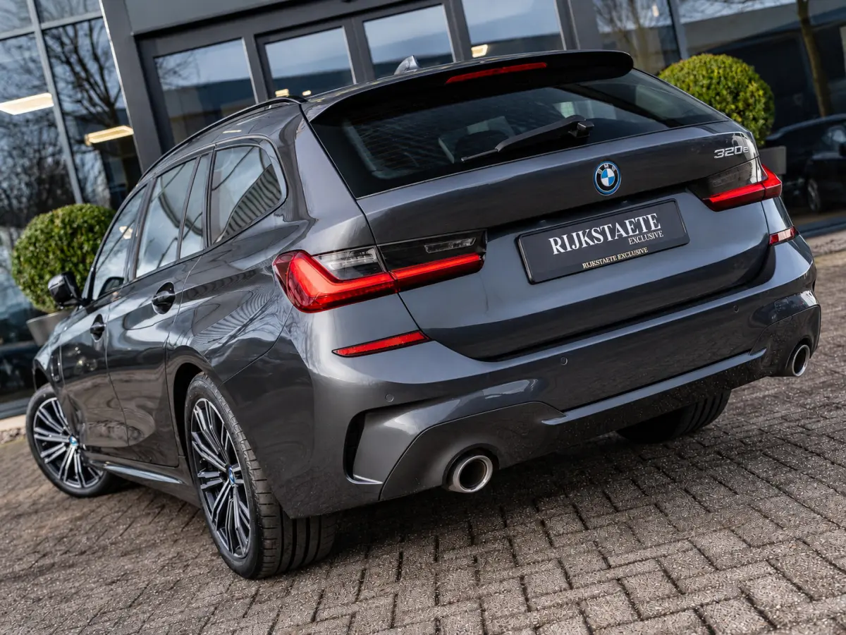 320e High Executive|PANO|M-PAKKET|18''