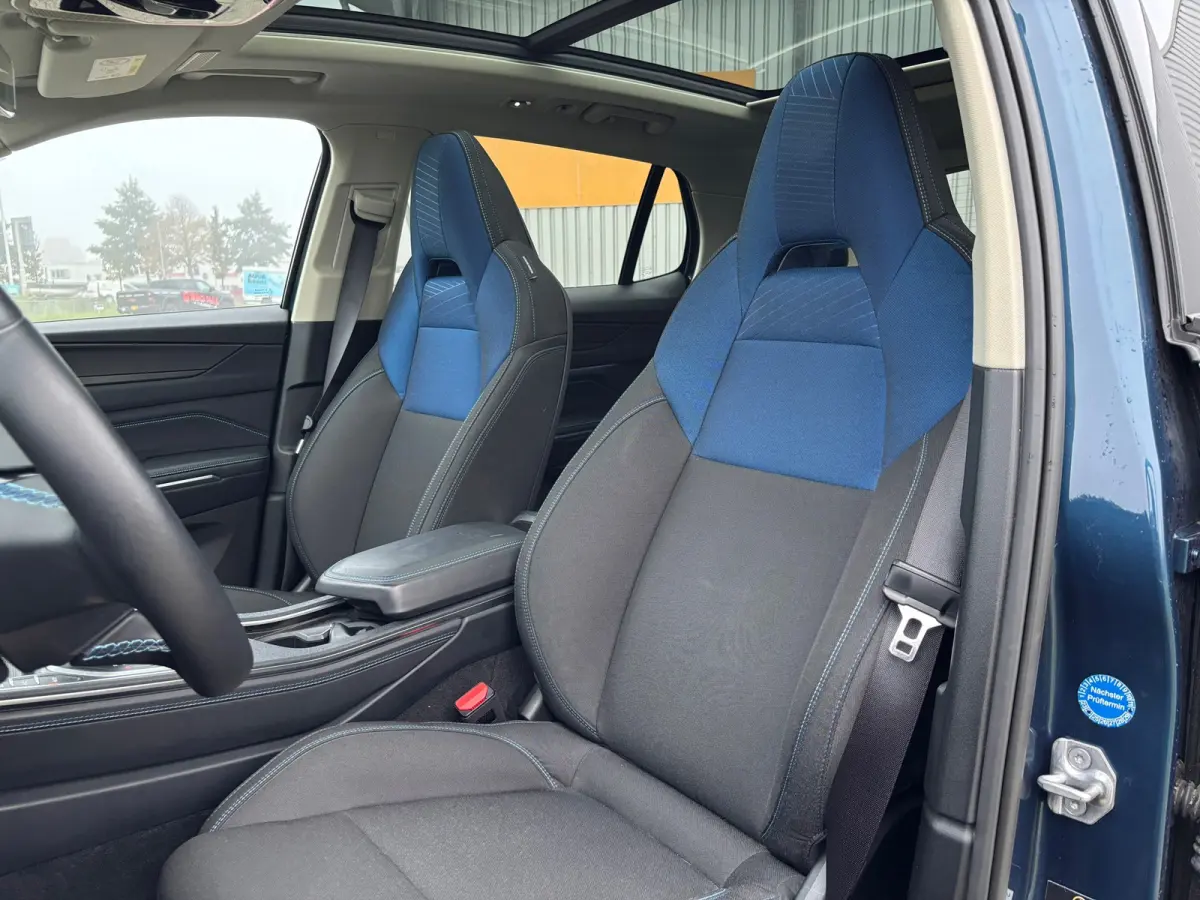 1.5 PHEV Plug in Hybrid - Volaton Blue - BLIS/Panorama/Trekhaak - 69dkm