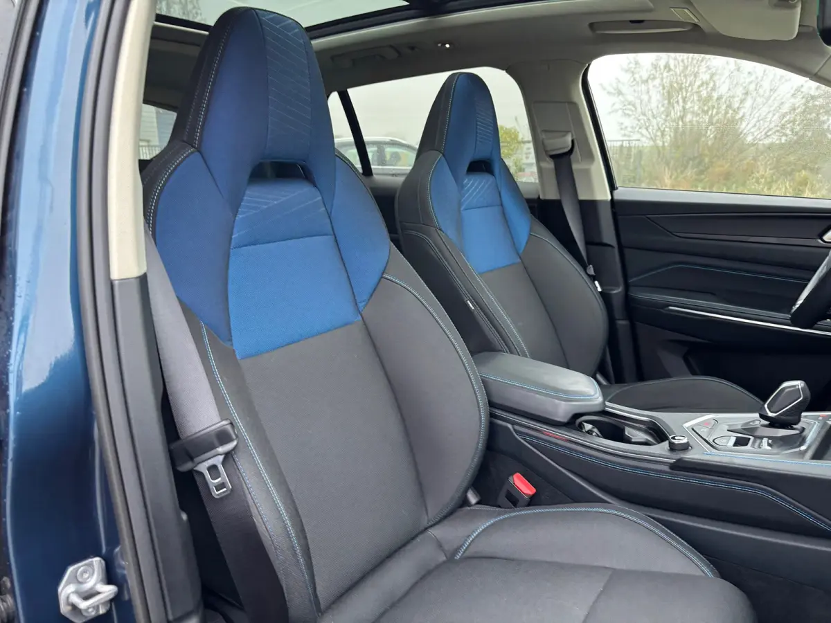 1.5 PHEV Plug in Hybrid - Volaton Blue - BLIS/Panorama/Trekhaak - 69dkm