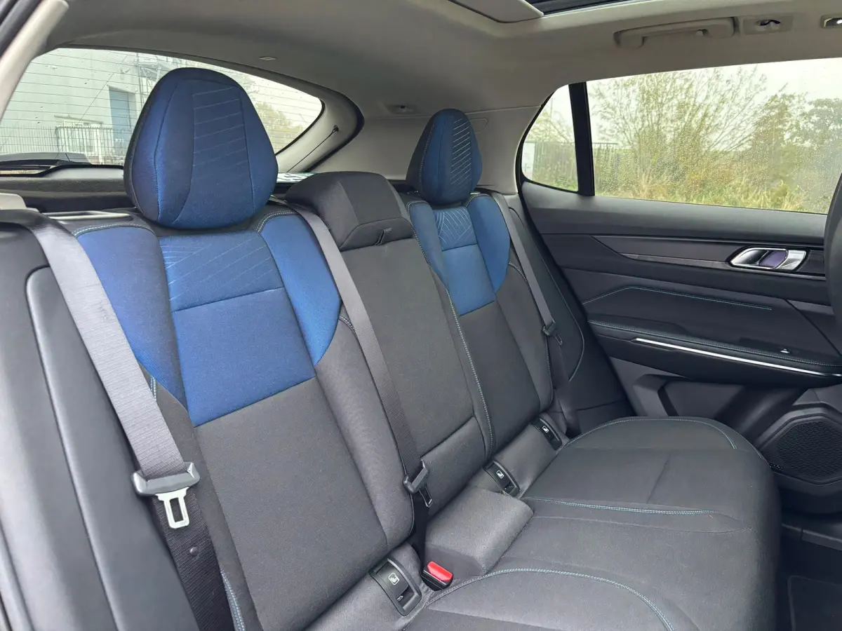 1.5 PHEV Plug in Hybrid - Volaton Blue - BLIS/Panorama/Trekhaak - 69dkm