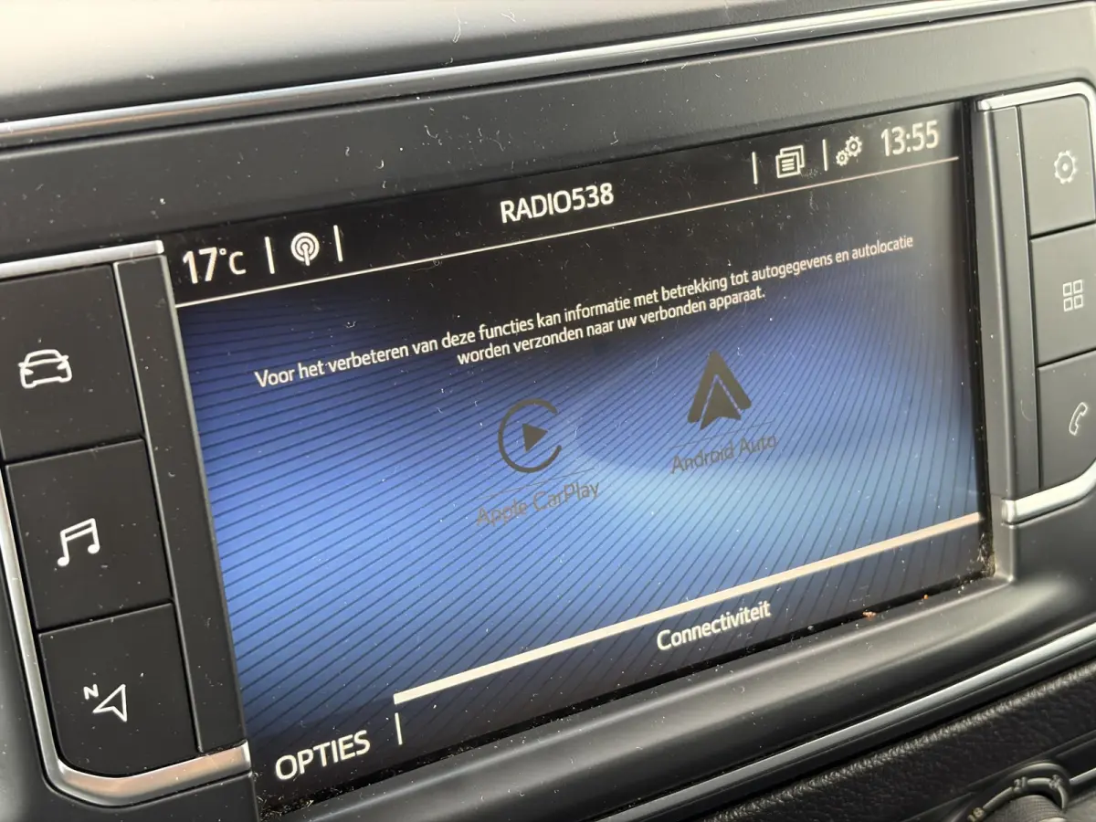 2.0 D-4D Long*3-PERS*A/C*CRUISE*CAM*NAVI*HAAK*
