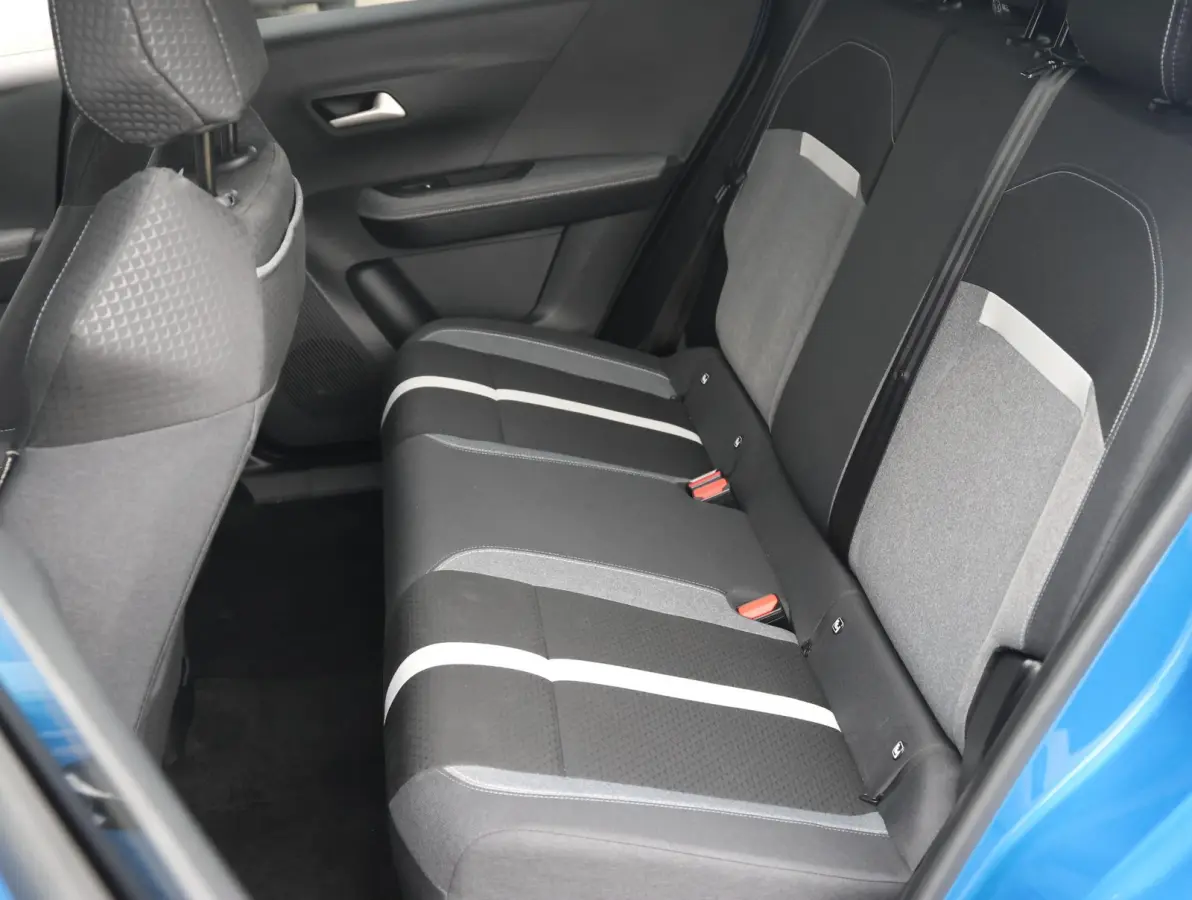 GS 44 kWh Demo Deal! | Winter Pack | Navigatie | Camera | Sensoren | 8 jaar garantie!