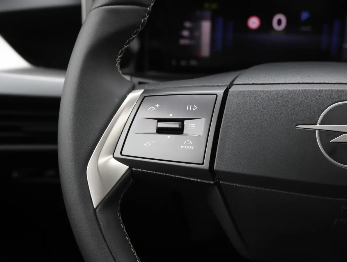 GS 44 kWh Demo Deal! | Winter Pack | Navigatie | Camera | Sensoren | 8 jaar garantie!