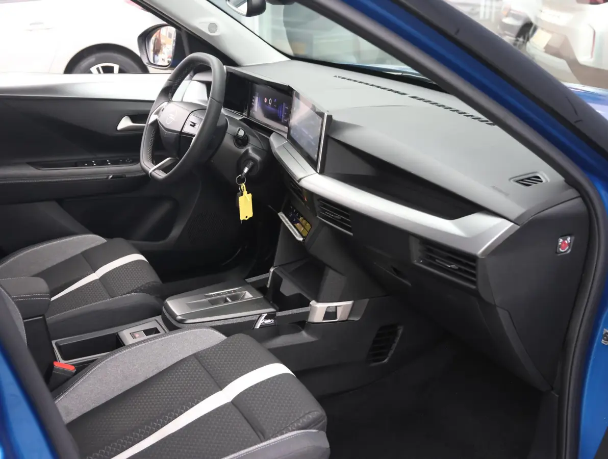 GS 44 kWh Demo Deal! | Winter Pack | Navigatie | Camera | Sensoren | 8 jaar garantie!