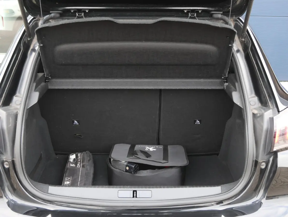 EV Allure Pack 50 kWh 1e eigenaar | LED | Navigatie | 3-FASE | Apple Carplay & Android Auto
