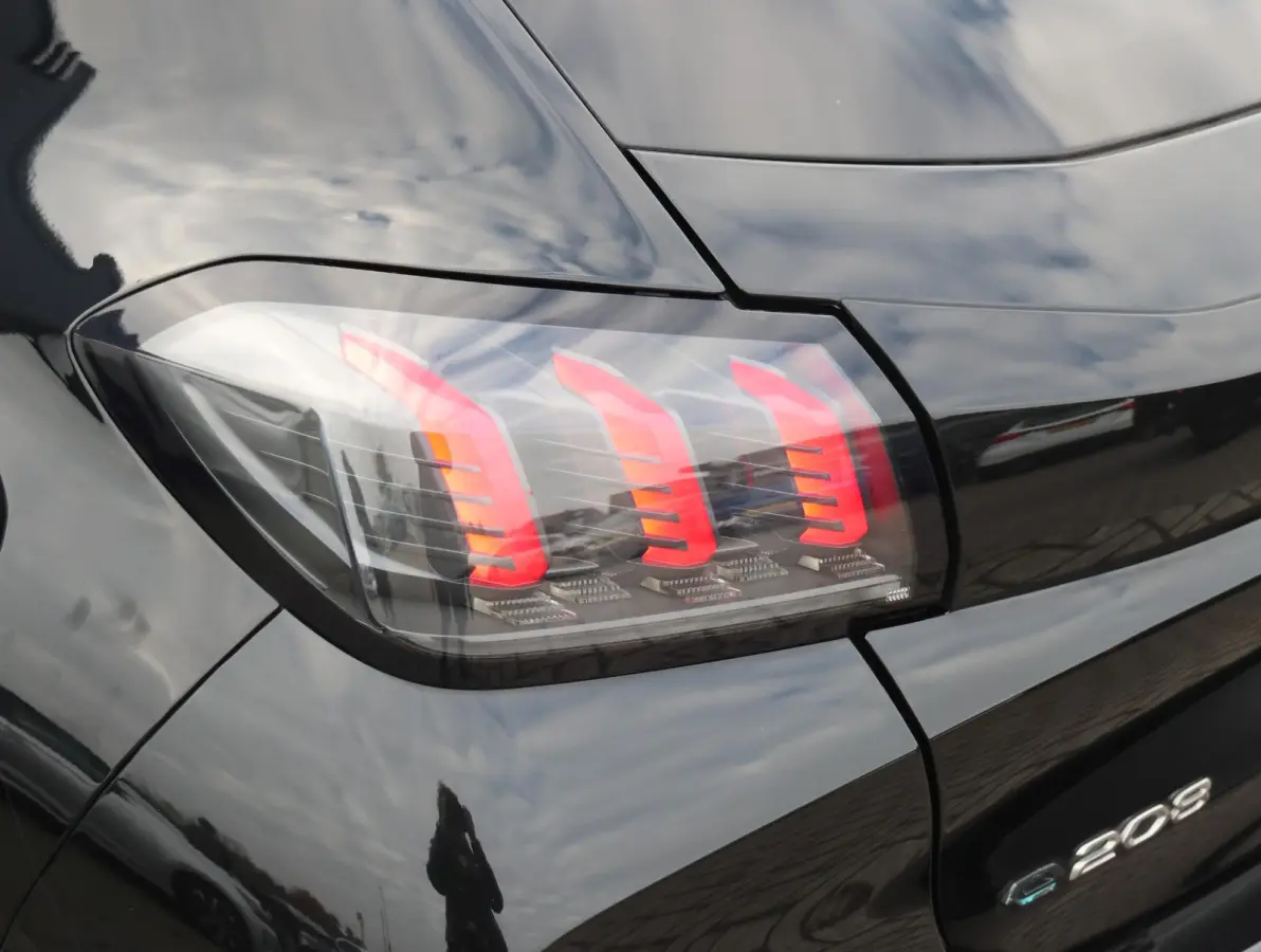 EV Allure Pack 50 kWh 1e eigenaar | LED | Navigatie | 3-FASE | Apple Carplay & Android Auto