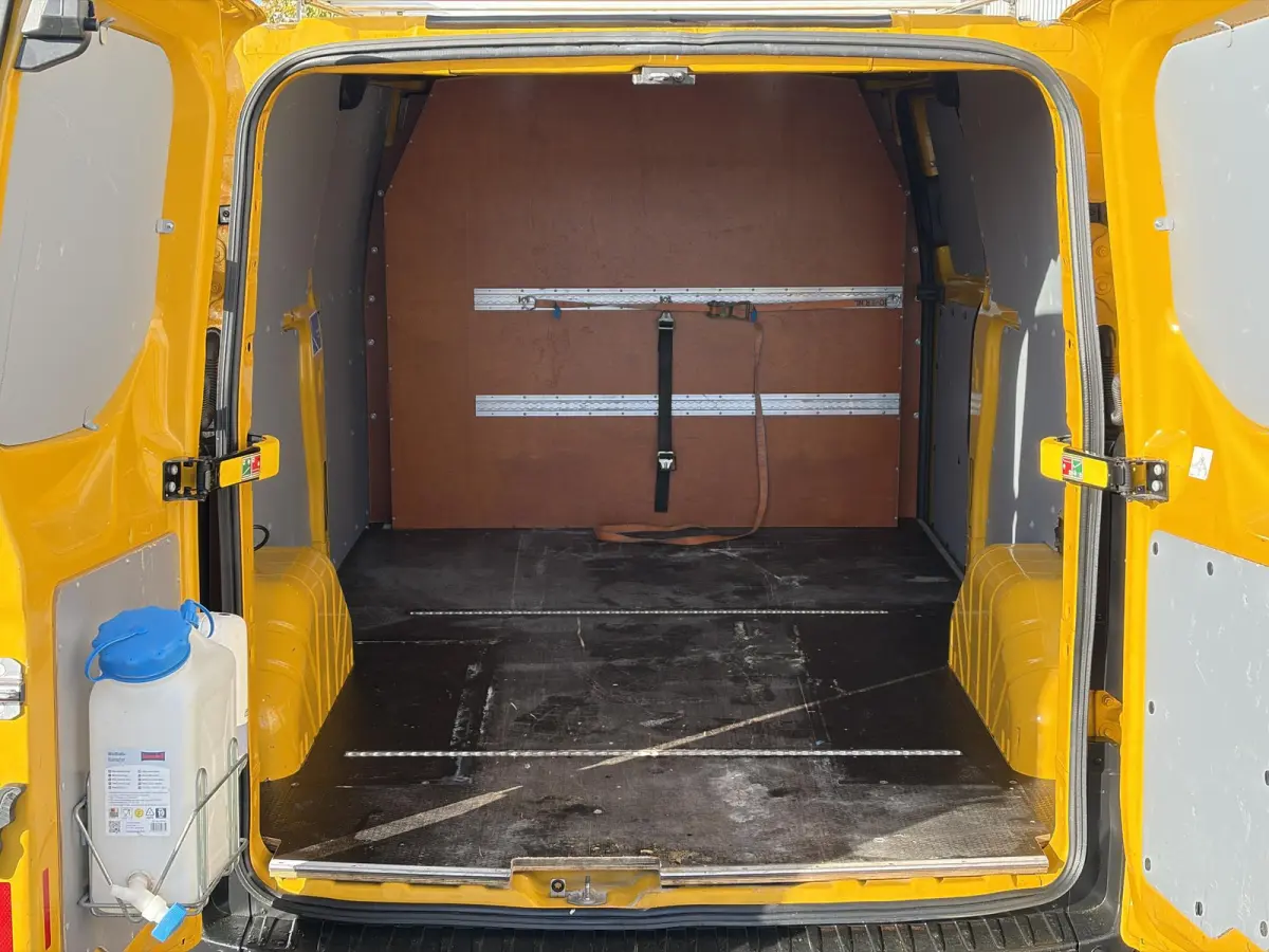 320 2.0 TDCI L2H1*OMVORMER*HAAK*A/C*CRUISE*PDC*TEL