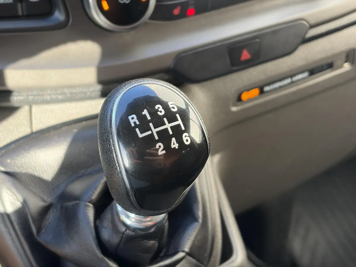 320 2.0 TDCI L2H1*OMVORMER*HAAK*A/C*CRUISE*PDC*TEL