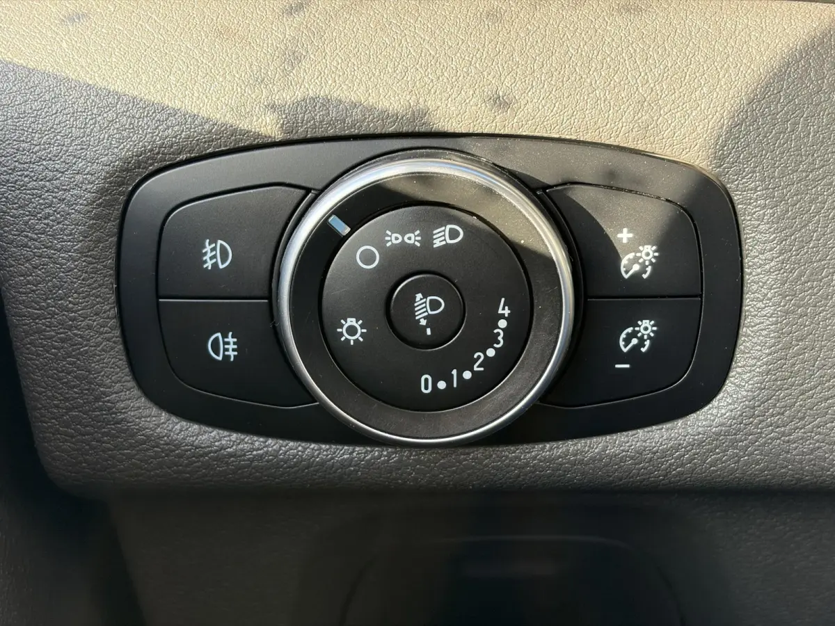 320 2.0 TDCI L2H1*OMVORMER*HAAK*A/C*CRUISE*PDC*TEL