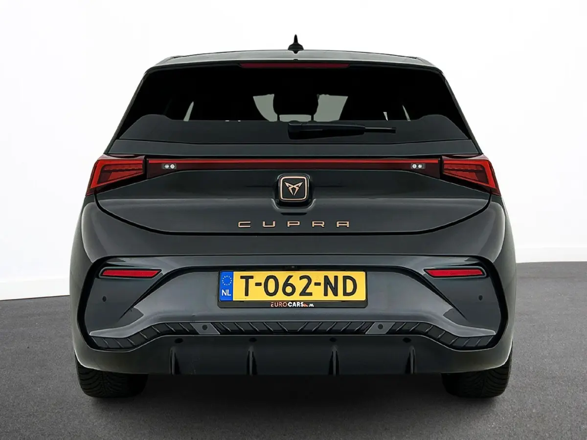 Business 62 kWh Airco Climate control Navigatie Carplay Adaptive Cruise Control Ambient Light Parkeersensoren Camera
