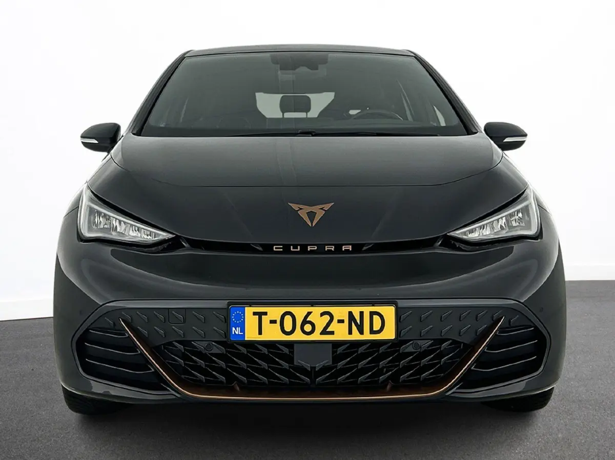 Business 62 kWh Airco Climate control Navigatie Carplay Adaptive Cruise Control Ambient Light Parkeersensoren Camera