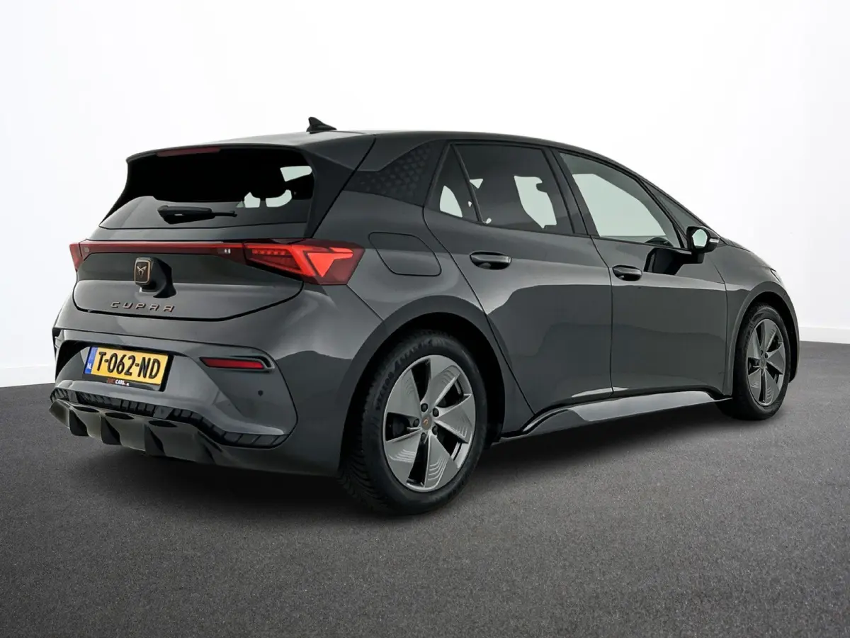 Business 62 kWh Airco Climate control Navigatie Carplay Adaptive Cruise Control Ambient Light Parkeersensoren Camera