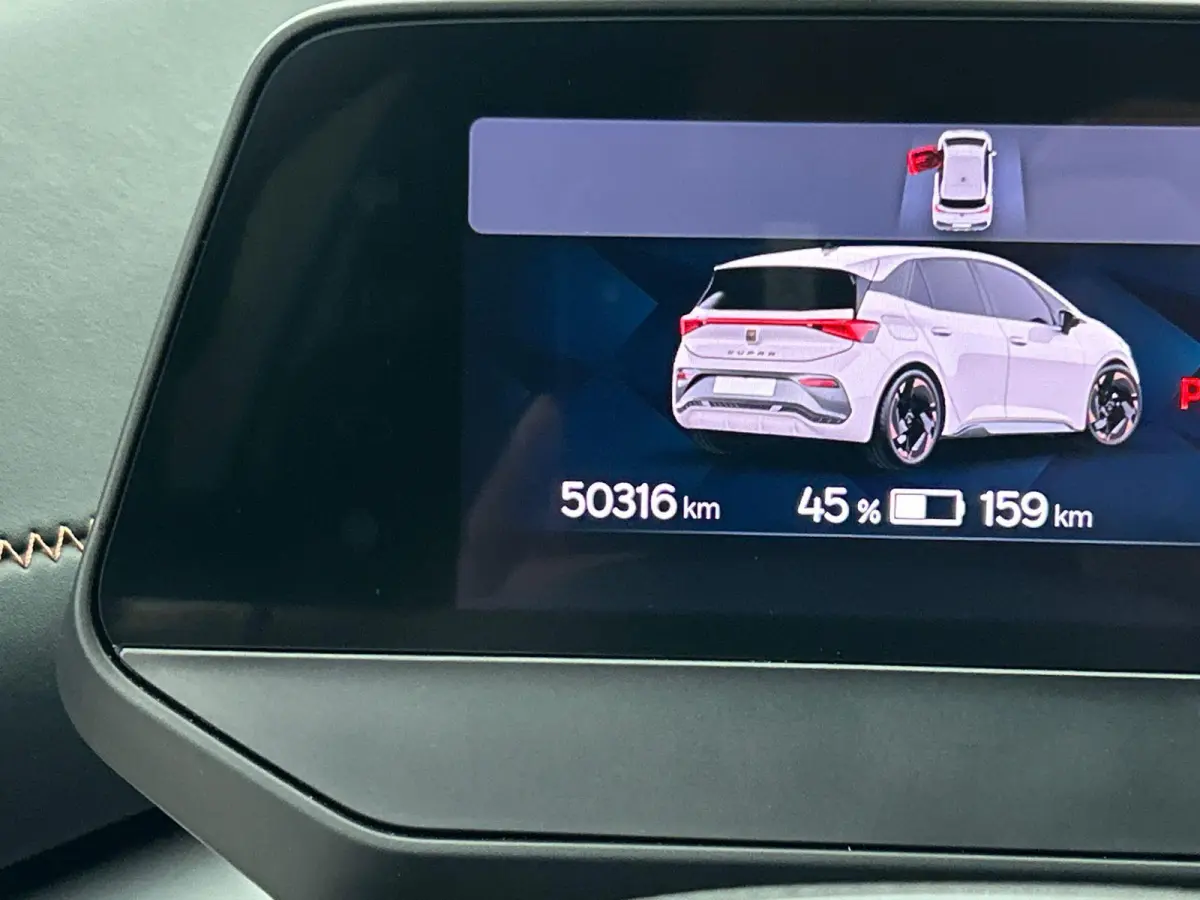 Business 62 kWh Airco Climate control Navigatie Carplay Adaptive Cruise Control Ambient Light Parkeersensoren Camera