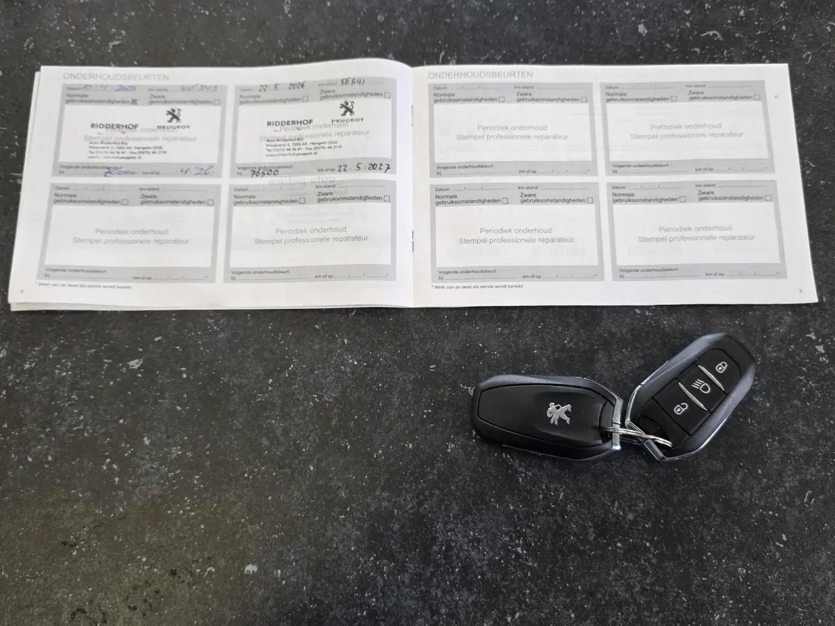 1.2 PureTech GT-Line | NL-Auto | Trekhaak | Schuif/kanteldak | Apple Carplay & Android Auto