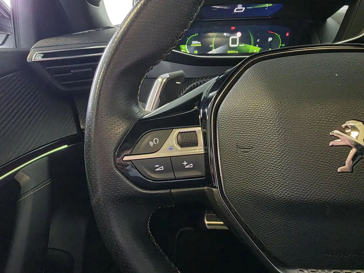 1.2 PureTech GT-Line | NL-Auto | Trekhaak | Schuif/kanteldak | Apple Carplay & Android Auto