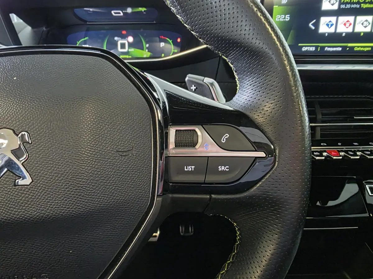 1.2 PureTech GT-Line | NL-Auto | Trekhaak | Schuif/kanteldak | Apple Carplay & Android Auto
