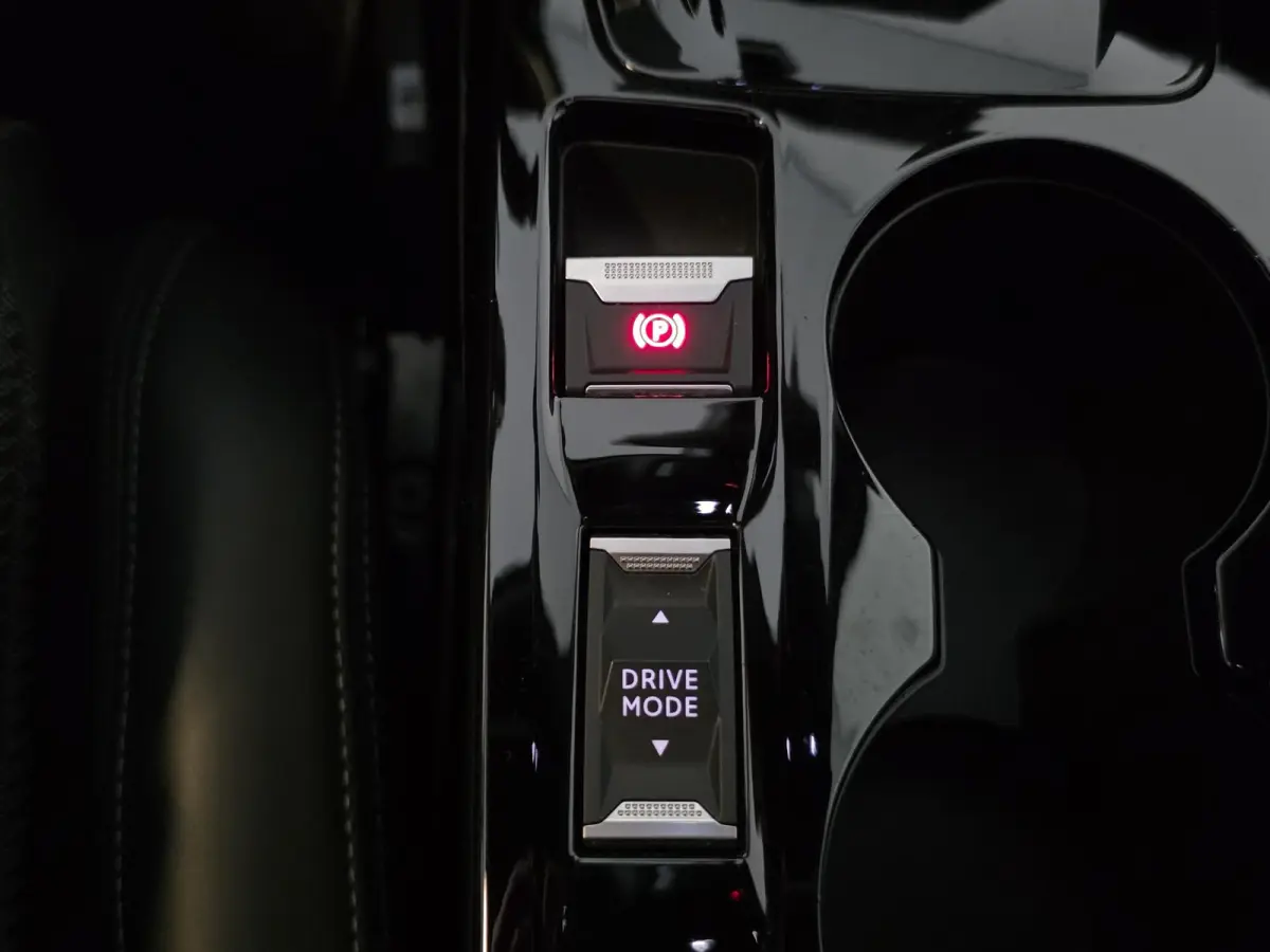 1.2 PureTech GT-Line | NL-Auto | Trekhaak | Schuif/kanteldak | Apple Carplay & Android Auto