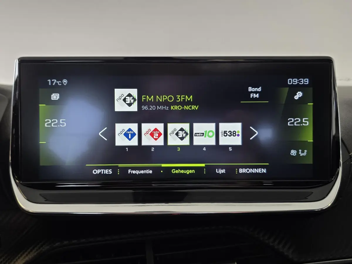1.2 PureTech GT-Line | NL-Auto | Trekhaak | Schuif/kanteldak | Apple Carplay & Android Auto