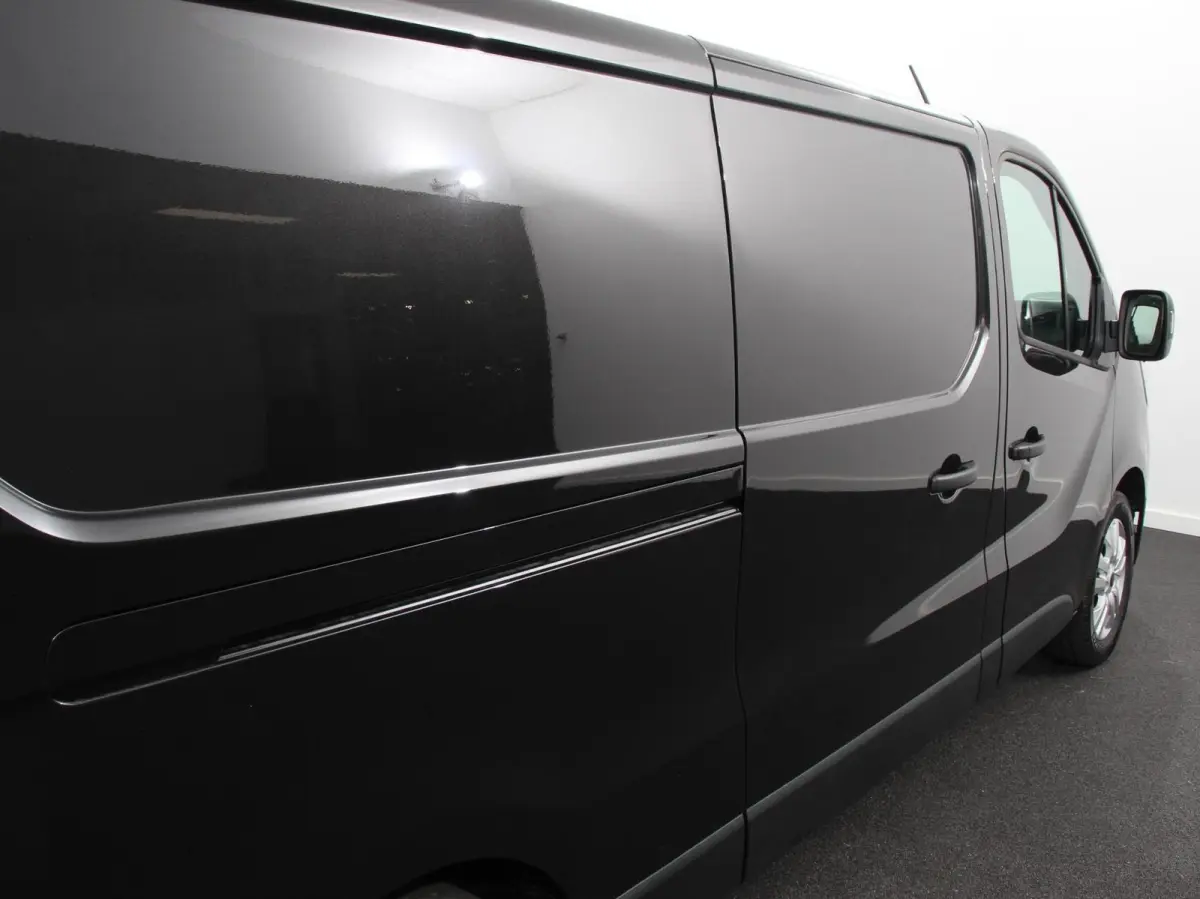2.0 Blue dCi 150pk T30 L2H1 Advance Automaat Navigatie Airco Lichtmetalen velgen Betimmering Trekhaak Camera Parkeer sensoren Dab