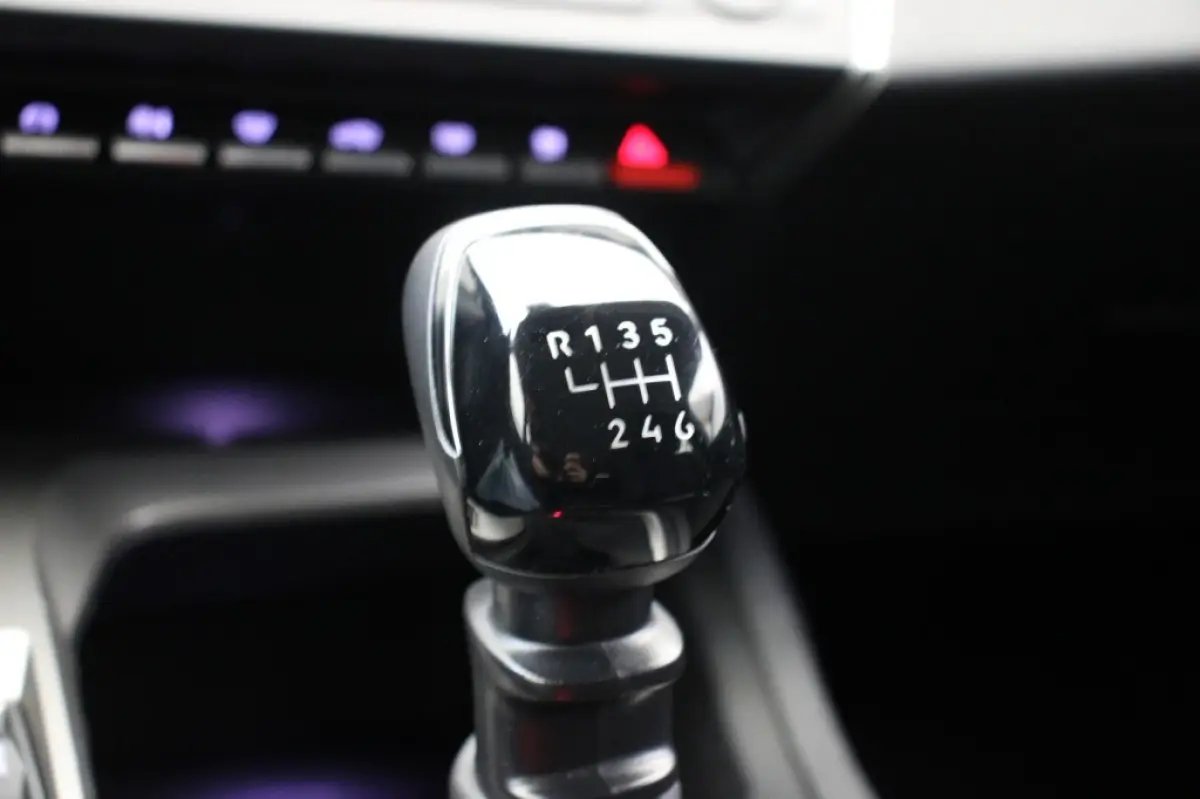 1.2 PureTech Active Pack Business - Digitaal Cockpit, Carplay, Cruise, Trekhaak