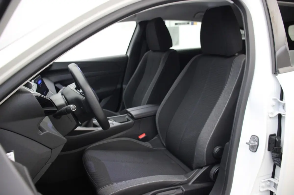 1.2 PureTech Active Pack Business - Digitaal Cockpit, Carplay, Cruise, Trekhaak