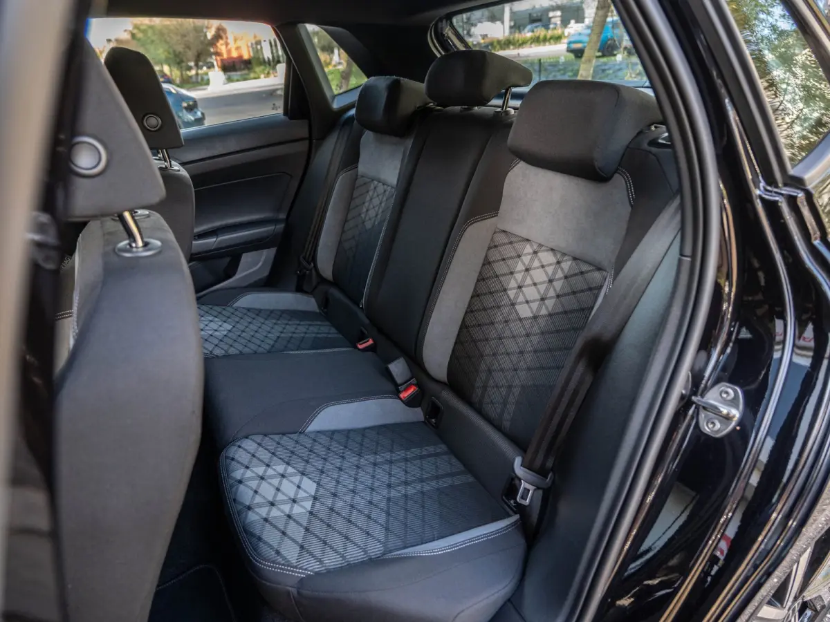 1.0 TSI 3xR-Line Matrix/Camera/AppleCarplay