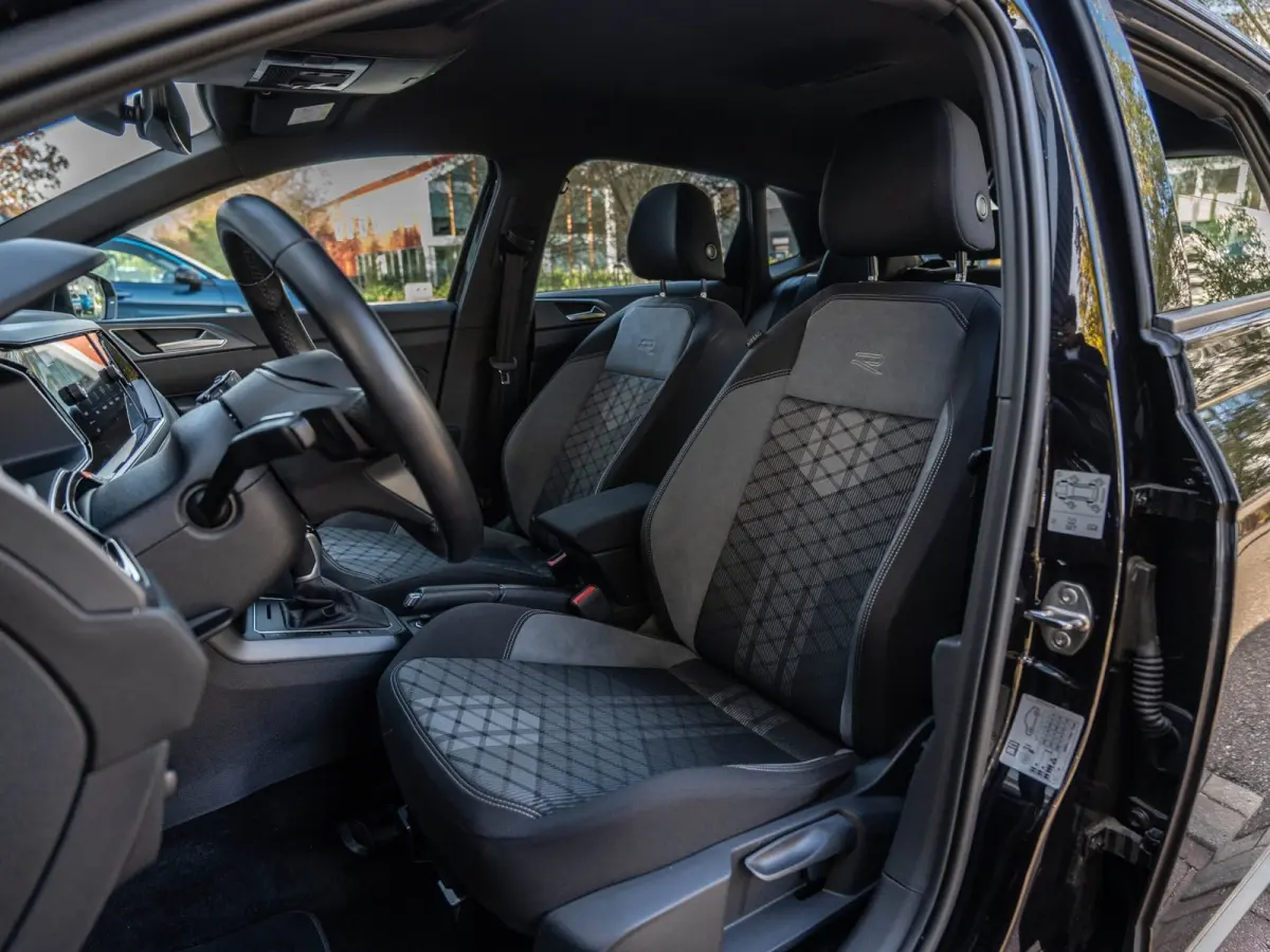 1.0 TSI 3xR-Line Matrix/Camera/AppleCarplay