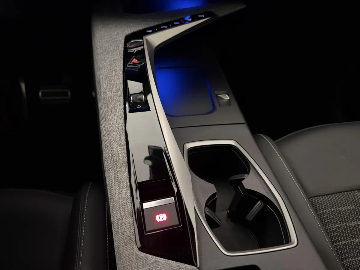 1.6 plug-in Hybrid 225 GT | 360 Camera | Adaptieve Cruise Control | Stoel- en Stuurverwarming | Elektrische Kofferklep |
