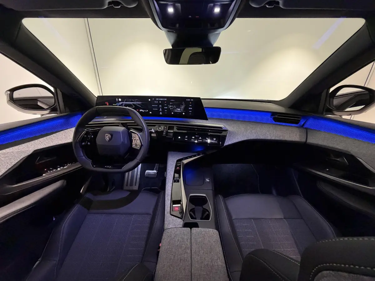 1.6 plug-in Hybrid 225 GT | 360 Camera | Adaptieve Cruise Control | Stoel- en Stuurverwarming | Elektrische Kofferklep |