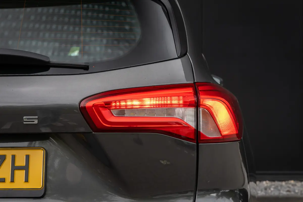 1.0 EcoBoost Trend Edition | Parkeercamera | LED-verlichting | Keyless entry & start | DAB-audio | Climate-control | Apple carplay / Andriod auto