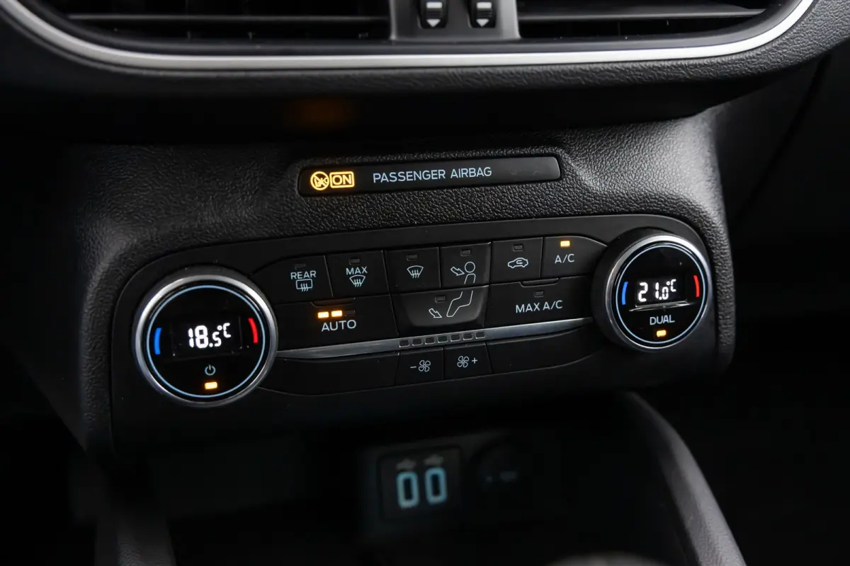 1.0 EcoBoost Trend Edition | Parkeercamera | LED-verlichting | Keyless entry & start | DAB-audio | Climate-control | Apple carplay / Andriod auto