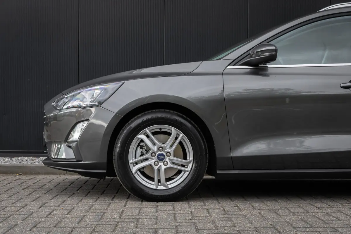 1.0 EcoBoost Trend Edition | Parkeercamera | LED-verlichting | Keyless entry & start | DAB-audio | Climate-control | Apple carplay / Andriod auto