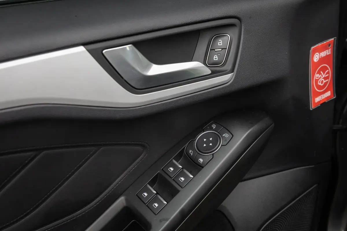 1.0 EcoBoost Trend Edition | Parkeercamera | LED-verlichting | Keyless entry & start | DAB-audio | Climate-control | Apple carplay / Andriod auto