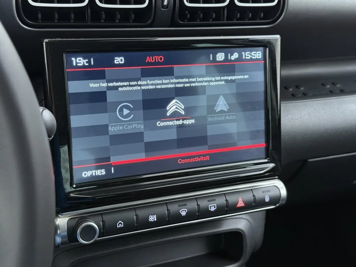 SUV Shine 110pk | Navigatie | Achteruitrijcamera | Climate Control | Cruise Control | Parkeersensoren | Apple Carplay / Android Auto | DAB+ radio | Bluetooth | Elektrisch inklapbare spiegels
