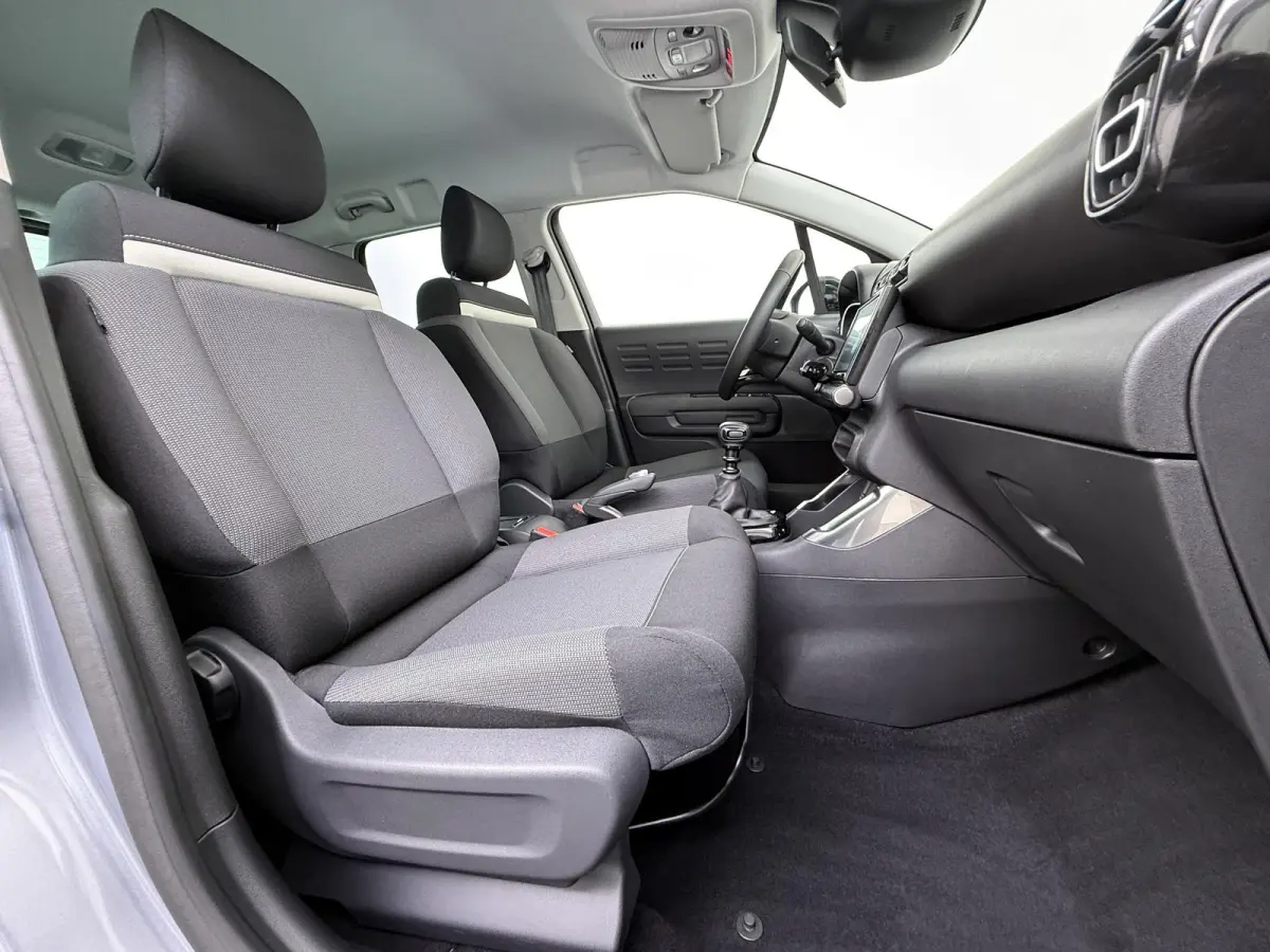 SUV Shine 110pk | Navigatie | Achteruitrijcamera | Climate Control | Cruise Control | Parkeersensoren | Apple Carplay / Android Auto | DAB+ radio | Bluetooth | Elektrisch inklapbare spiegels