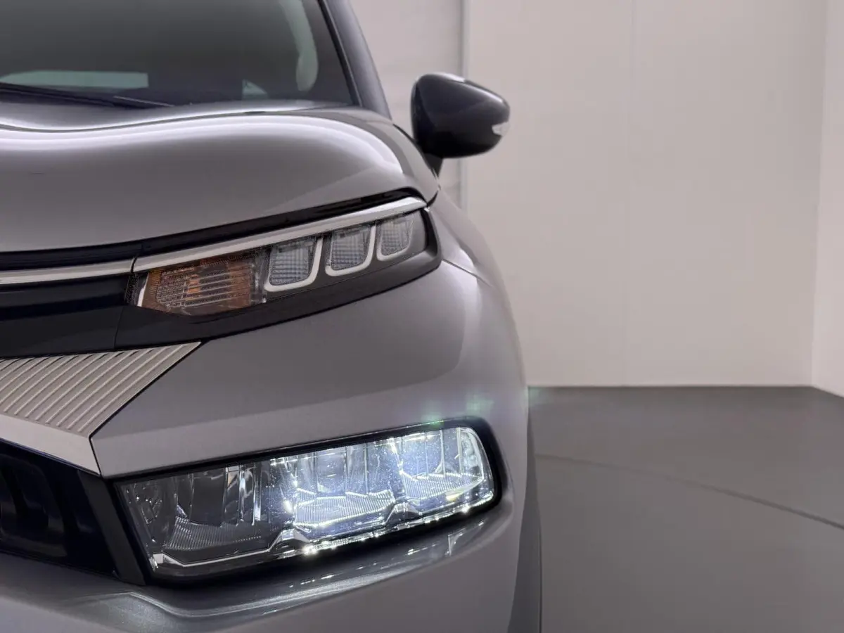SUV Shine 110pk | Navigatie | Achteruitrijcamera | Climate Control | Cruise Control | Parkeersensoren | Apple Carplay / Android Auto | DAB+ radio | Bluetooth | Elektrisch inklapbare spiegels